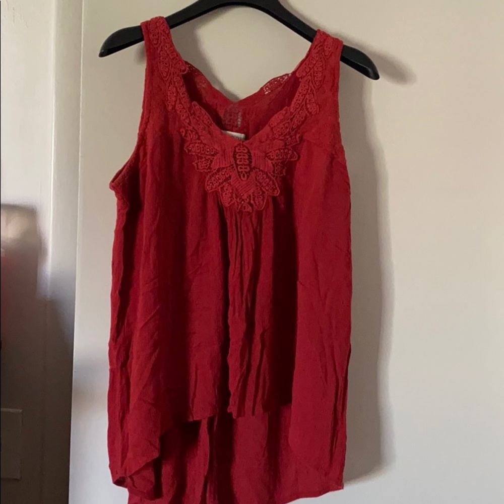 Sleeveless blouse